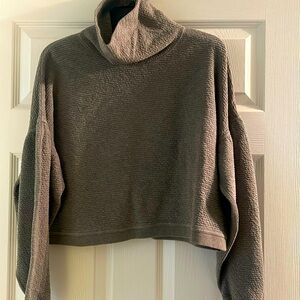 Lululemon cropped mock neck sweatshirt